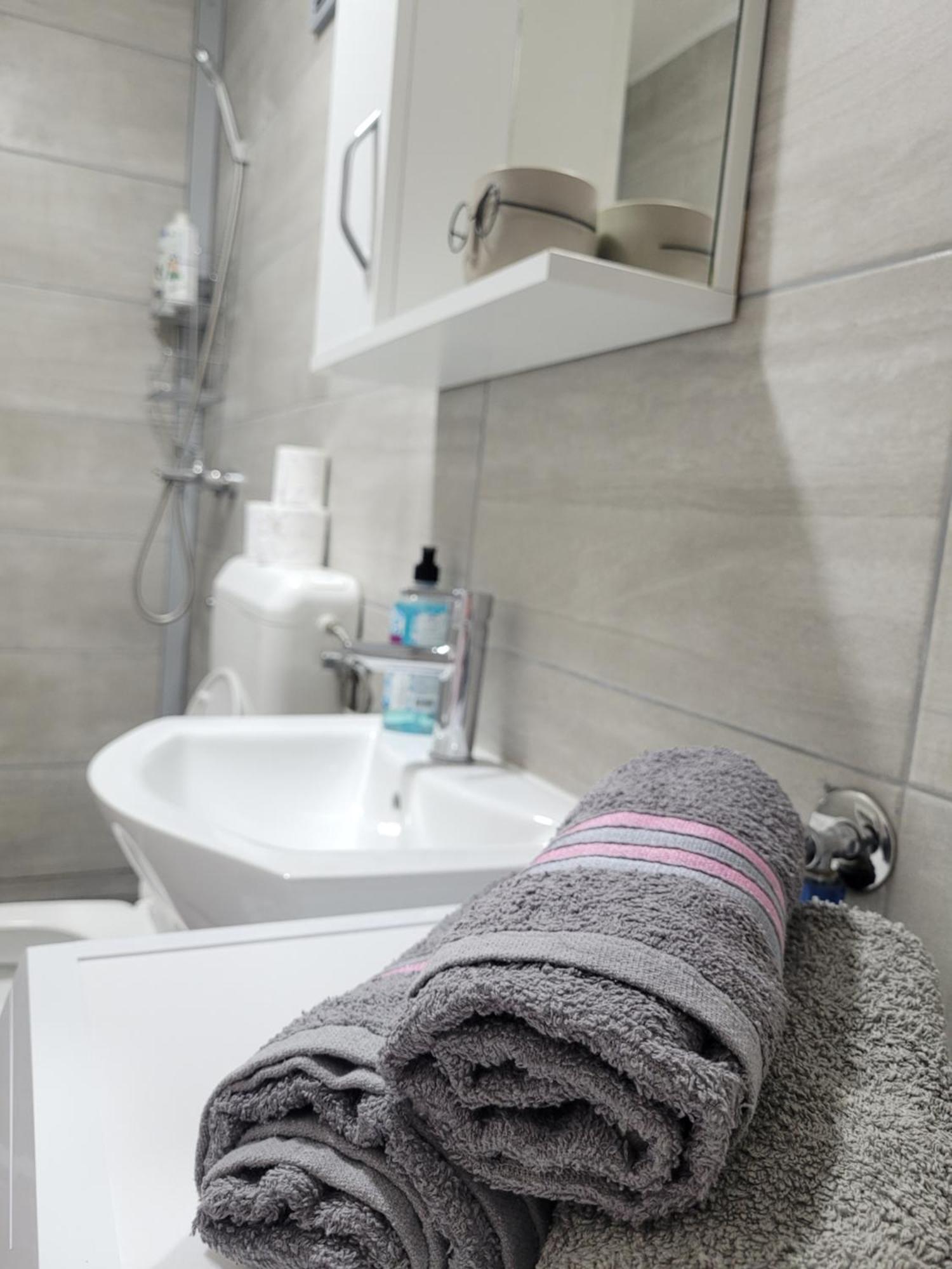 Apartmani Elegance Тузла Экстерьер фото