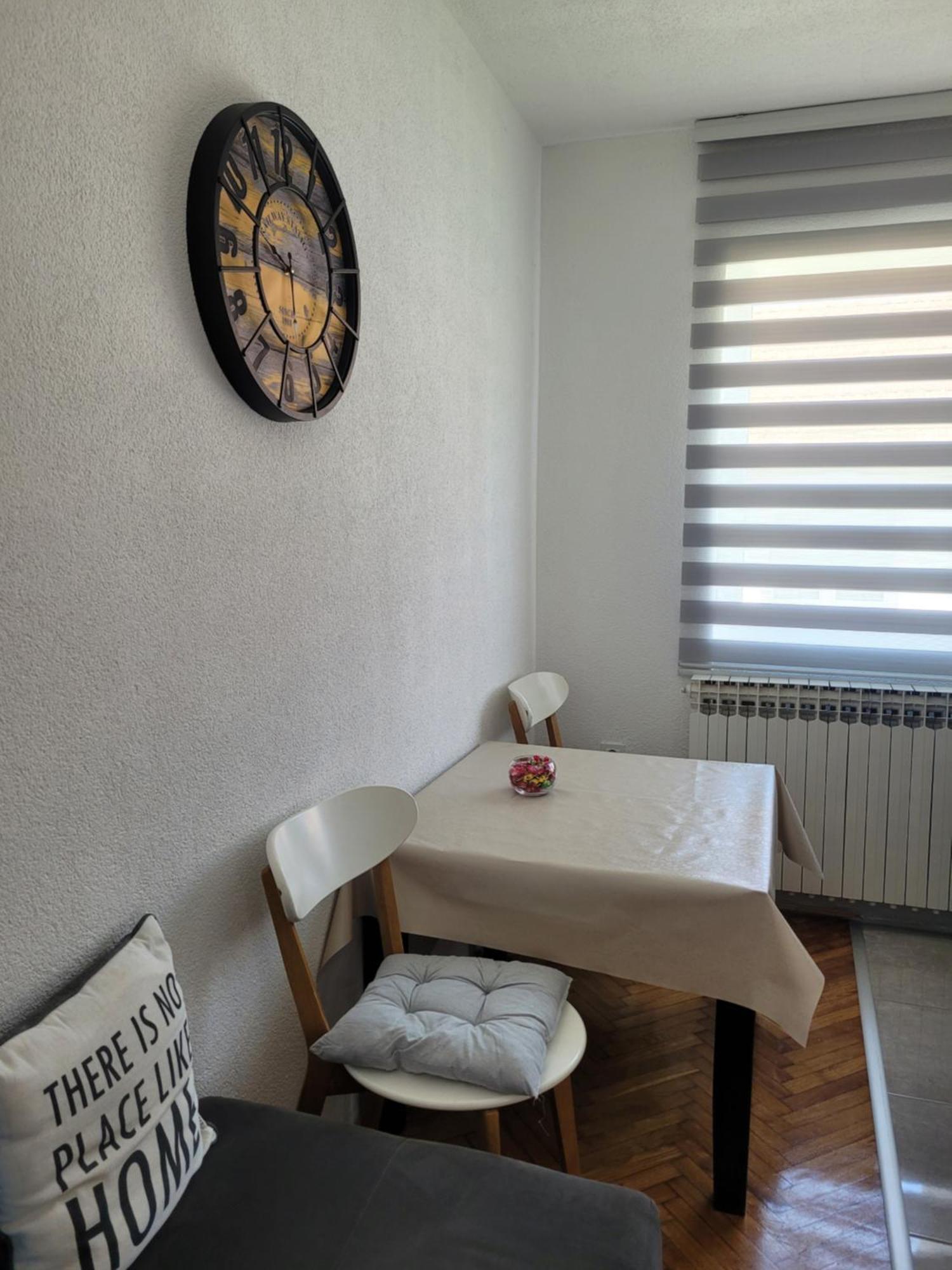 Apartmani Elegance Тузла Экстерьер фото