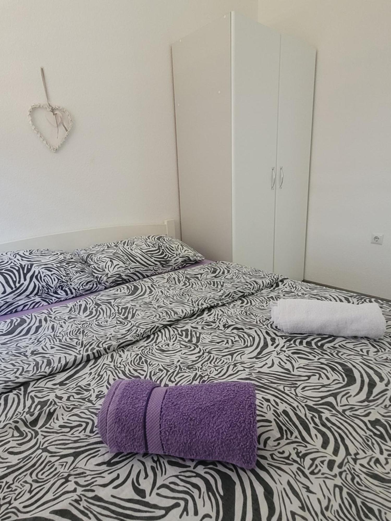 Apartmani Elegance Тузла Экстерьер фото