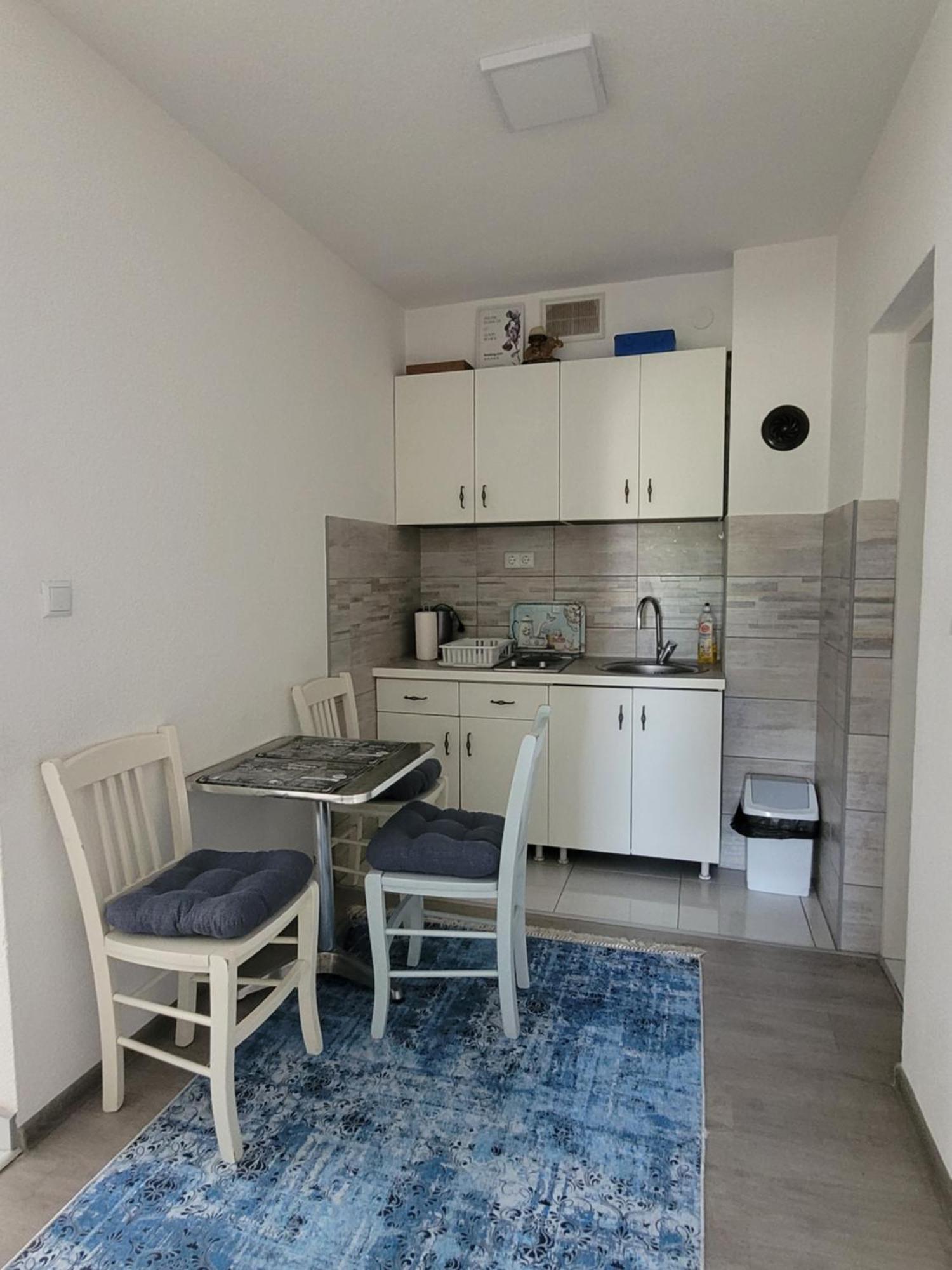 Apartmani Elegance Тузла Экстерьер фото
