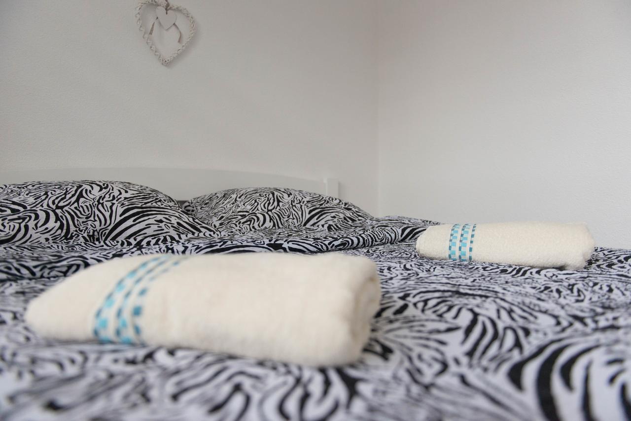 Apartmani Elegance Тузла Экстерьер фото