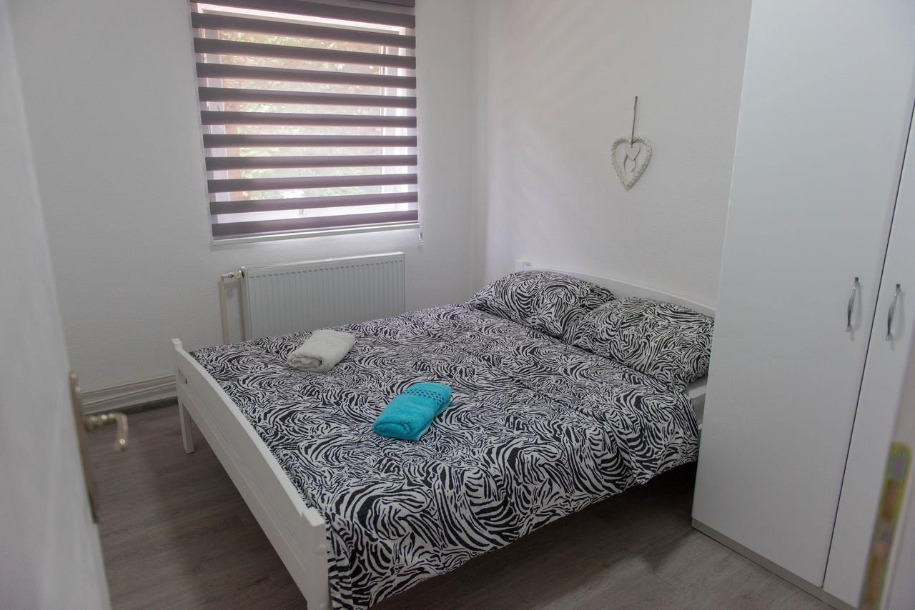 Apartmani Elegance Тузла Экстерьер фото